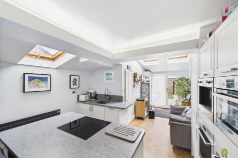 Presented by Clinton at EweMove Bexleyheath and Da