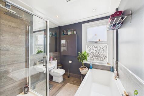 Presented by Clinton at EweMove Bexleyheath and Da