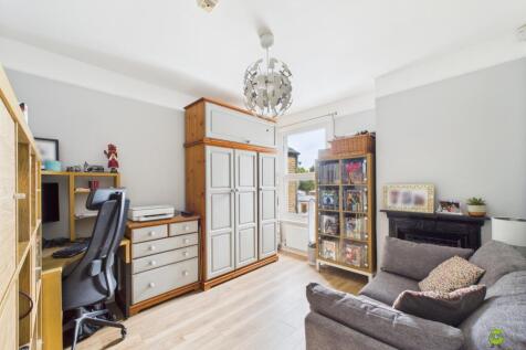 Presented by Clinton at EweMove Bexleyheath and Da