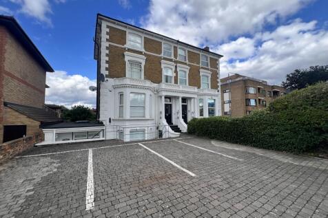 Presented by Nicoleta at EweMove Bexleyheath and D