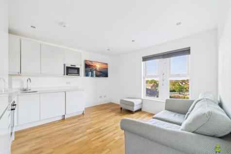 Presented by Nicoleta at EweMove Bexleyheath and D