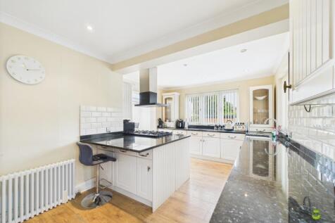 Presented by Nicoleta at EweMove Bexleyheath and D