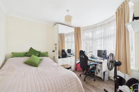 Presented by Nicoleta at EweMove Bexleyheath and D