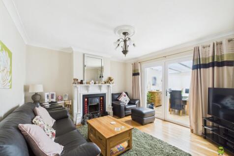 Presented by Nicoleta at EweMove Bexleyheath and D