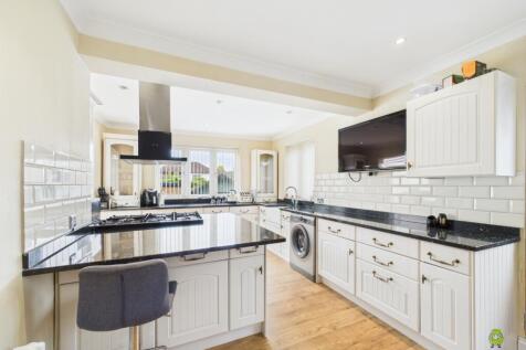 Presented by Nicoleta at EweMove Bexleyheath and D