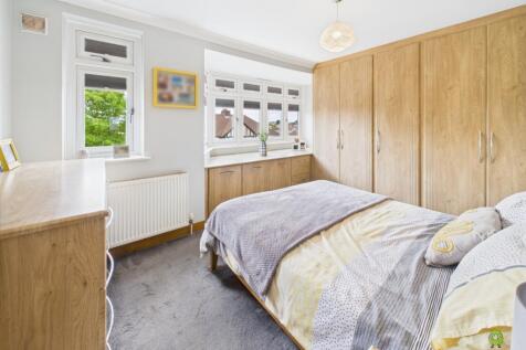 Master Bedroom James Hillier Ewemove Bexley and Da