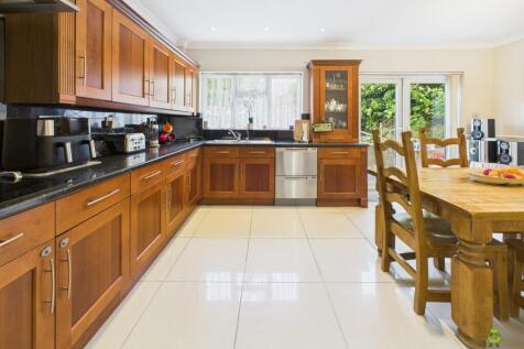 Presented by Clinton at EweMove Bexleyheath and Da