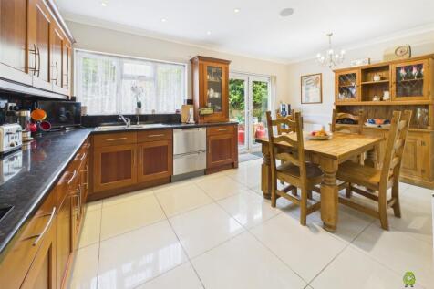 Presented by Clinton at EweMove Bexleyheath and Da