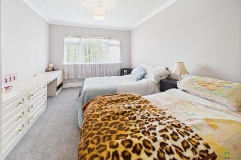 Presented by Clinton at EweMove Bexleyheath and Da