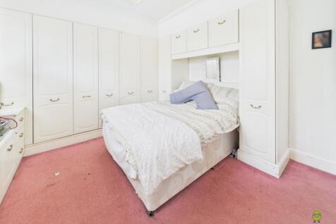Presented by Clinton at EweMove Bexleyheath and Da