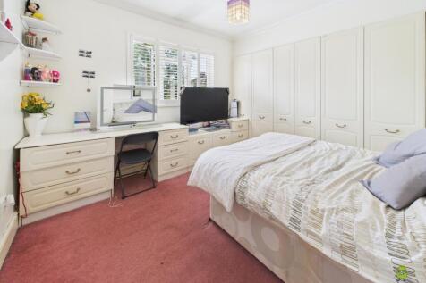 Presented by Clinton at EweMove Bexleyheath and Da
