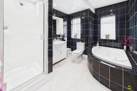 Presented by Clinton at EweMove Bexleyheath and Da