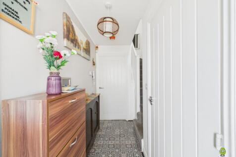Nicoleta Ewemove Bexleyheath Darwin Avenue The Bri
