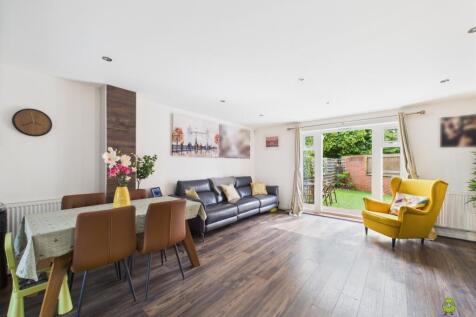 Nicoleta Ewemove Bexleyheath Darwin Avenue The Bri