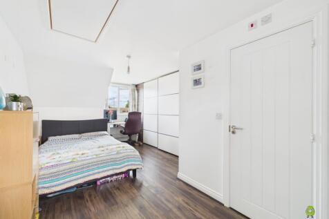 Nicoleta Ewemove Bexleyheath Darwin Avenue The Bri