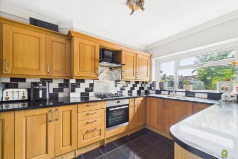 Presented by Nicoleta at EweMove Bexleyheath and D