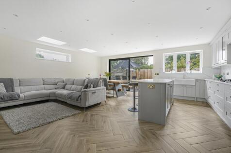 Nicoleta Aliman EweMove Bexleyheath Viewfield Road
