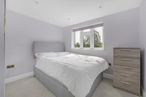 Nicoleta Aliman EweMove Bexleyheath Viewfield Road