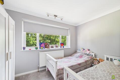 Nicoleta Aliman Ewemove Bexleyheath Standard Road 