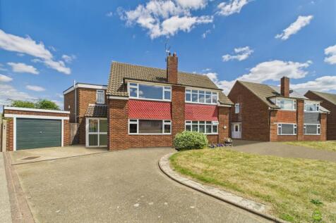 Presented by Nicoleta at EweMove Bexleyheath and D