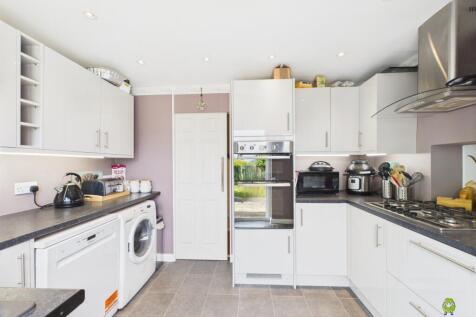 Presented by Nicoleta at EweMove Bexleyheath and D