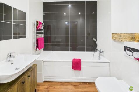 Family Bathroom James Hillier Ewemove Bexley and D