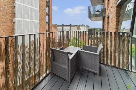 Presented by Clinton at EweMove Bexleyheath and Da