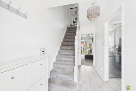 Presented by Nicoleta at EweMove Bexleyheath and D