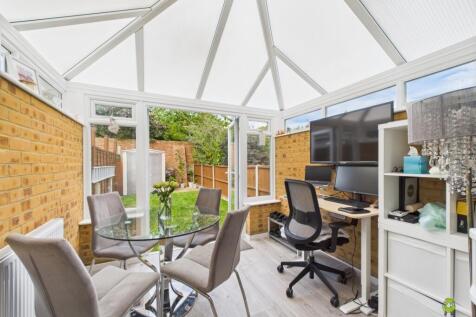 Presented by Nicoleta at EweMove Bexleyheath and D