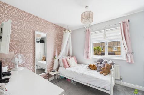 Presented by Nicoleta at EweMove Bexleyheath and D