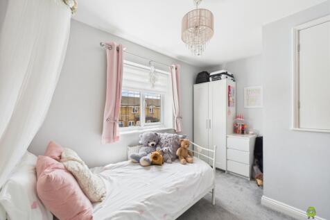 Presented by Nicoleta at EweMove Bexleyheath and D