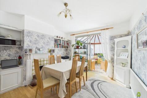 Presented by Nicoleta at EweMove Bexleyheath and D