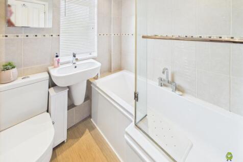 Presented by Nicoleta at EweMove Bexleyheath and D