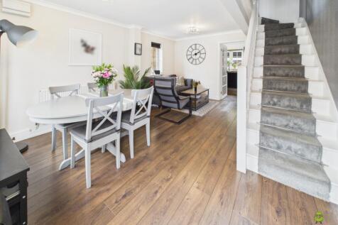 Presented by Clinton at EweMove Bexleyheath and Da