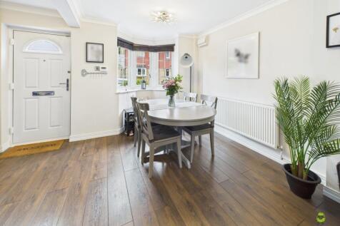 Presented by Clinton at EweMove Bexleyheath and Da