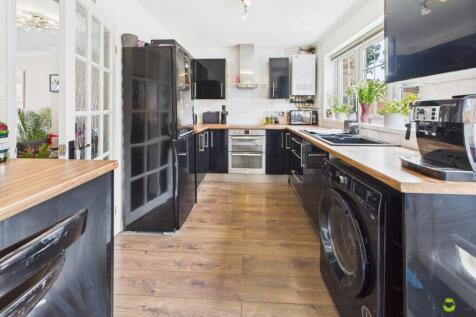 Presented by Clinton at EweMove Bexleyheath and Da