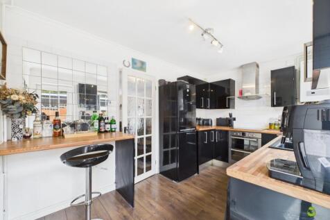 Presented by Clinton at EweMove Bexleyheath and Da