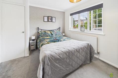 Presented by Clinton at EweMove Bexleyheath and Da