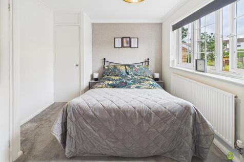 Presented by Clinton at EweMove Bexleyheath and Da