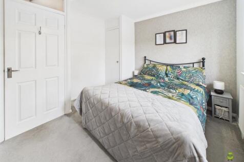 Presented by Clinton at EweMove Bexleyheath and Da