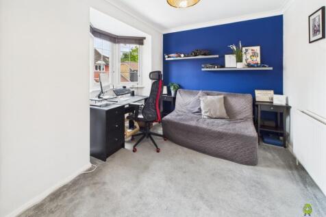 Presented by Clinton at EweMove Bexleyheath and Da