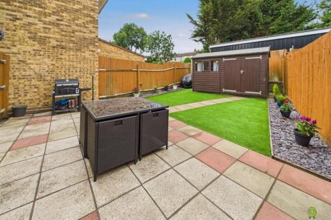 Presented by Clinton at EweMove Bexleyheath and Da
