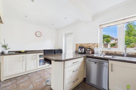 Presented by Nicoleta at EweMove Bexleyheath and D