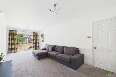 Presented by Nicoleta at EweMove Bexleyheath and D