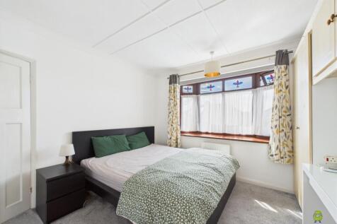 Presented by Nicoleta at EweMove Bexleyheath and D