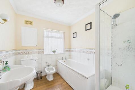 Presented by Nicoleta at EweMove Bexleyheath and D