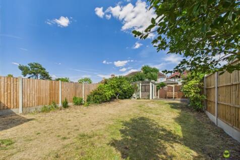 Presented by Nicoleta at EweMove Bexleyheath and D