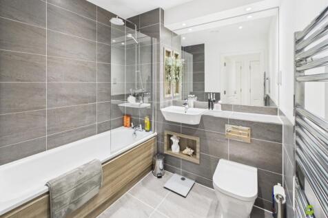 Bathroom James Hillier Ewemove Bexley and Dartford