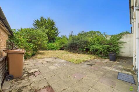 CAM03779G0-PR0264-STILL009