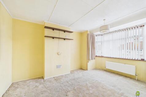 Presented by Nicoleta at EweMove Bexleyheath and D